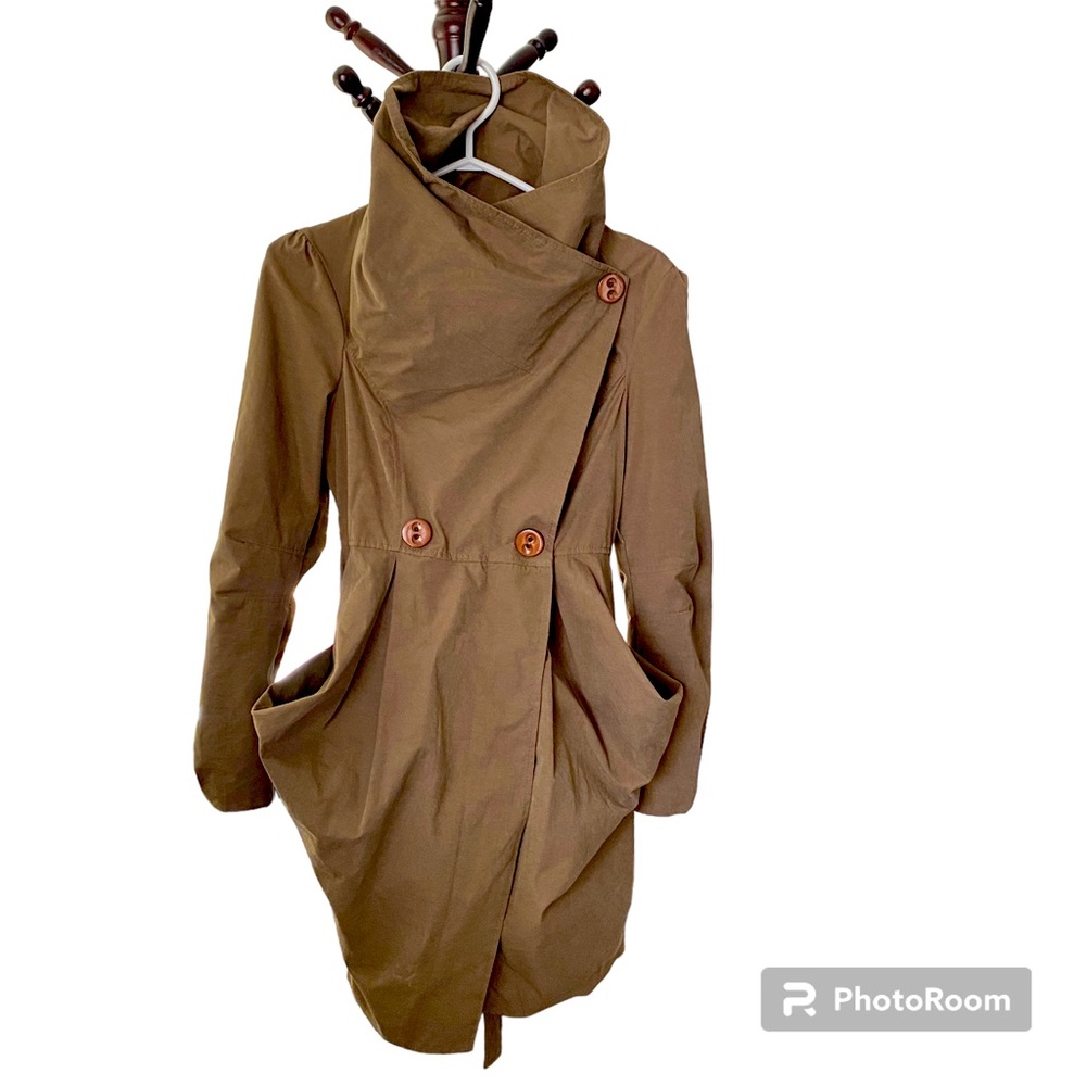 BSB European brand medium sized mid length brown coat
